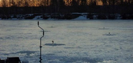 Весенняя рыбалка по последнему льду на водохранилище